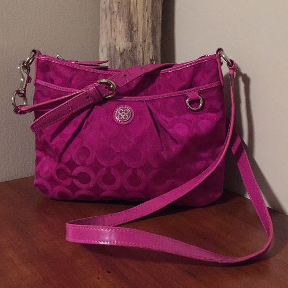 Coach Handbags - ⭐️COACH pink berry crossbody